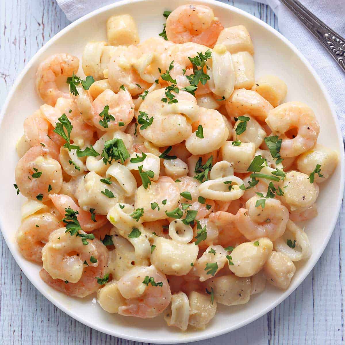 Seafood Mix In Cream Sauce